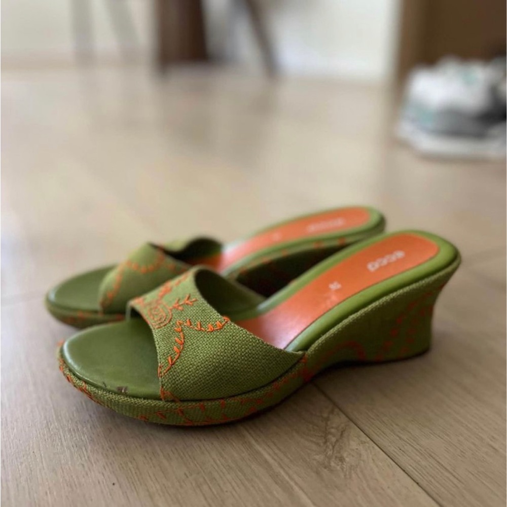 Ecco Green Wedges